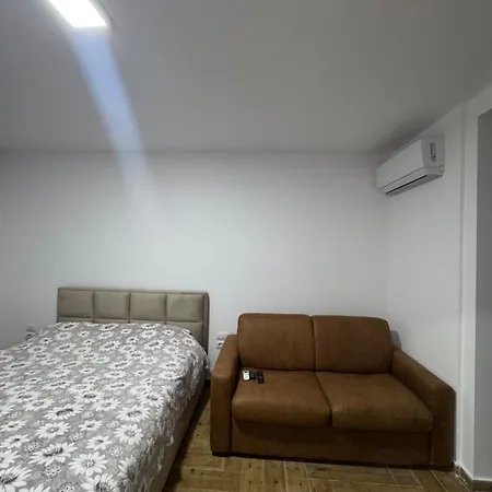 Armis Place Golem (Tirana)