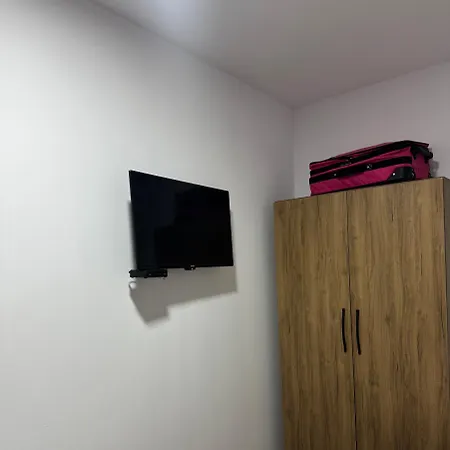 Armis Place Golem (Tirana)